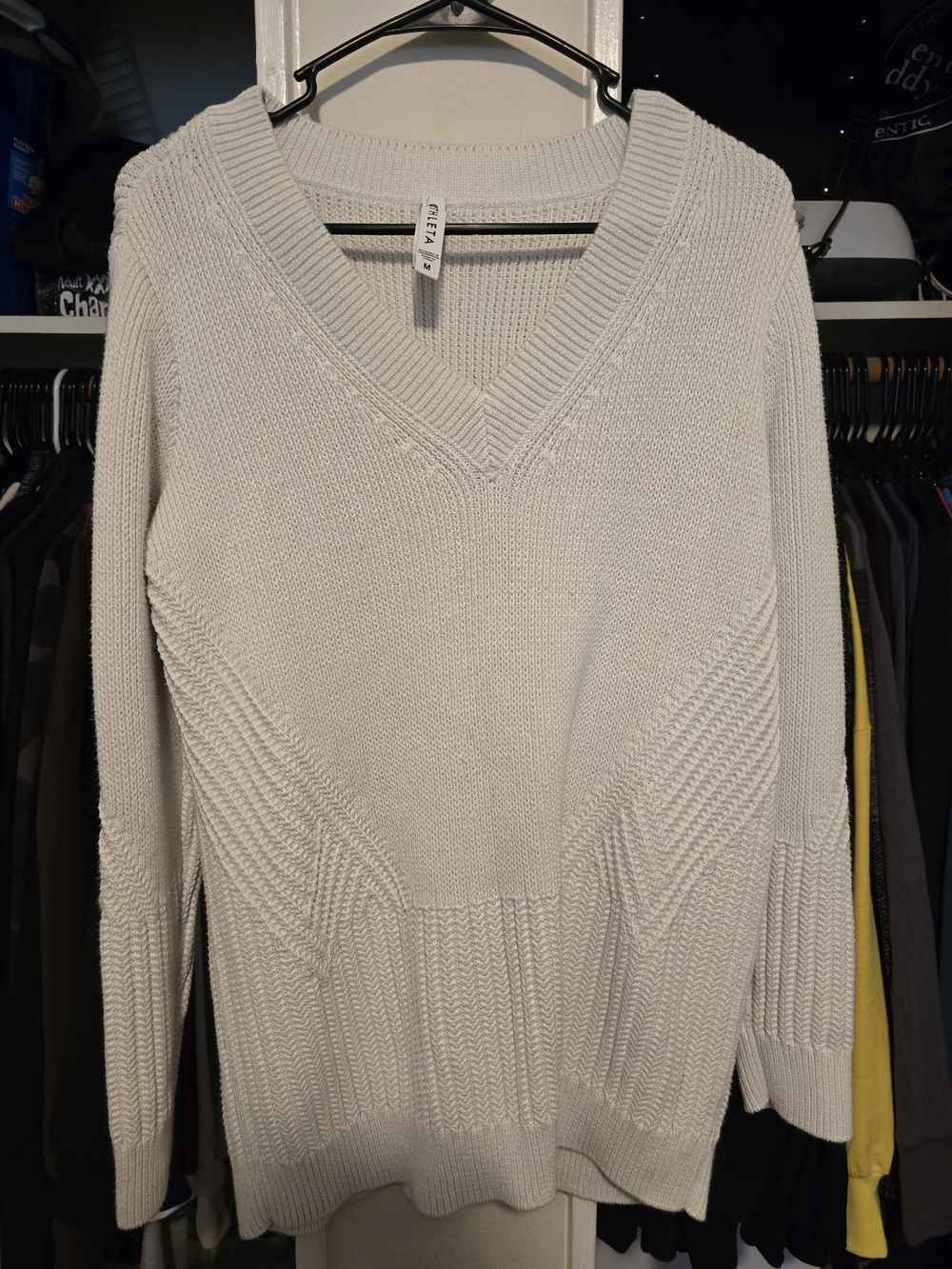 Athleta Cream V-Neck Textured Knit Sweater